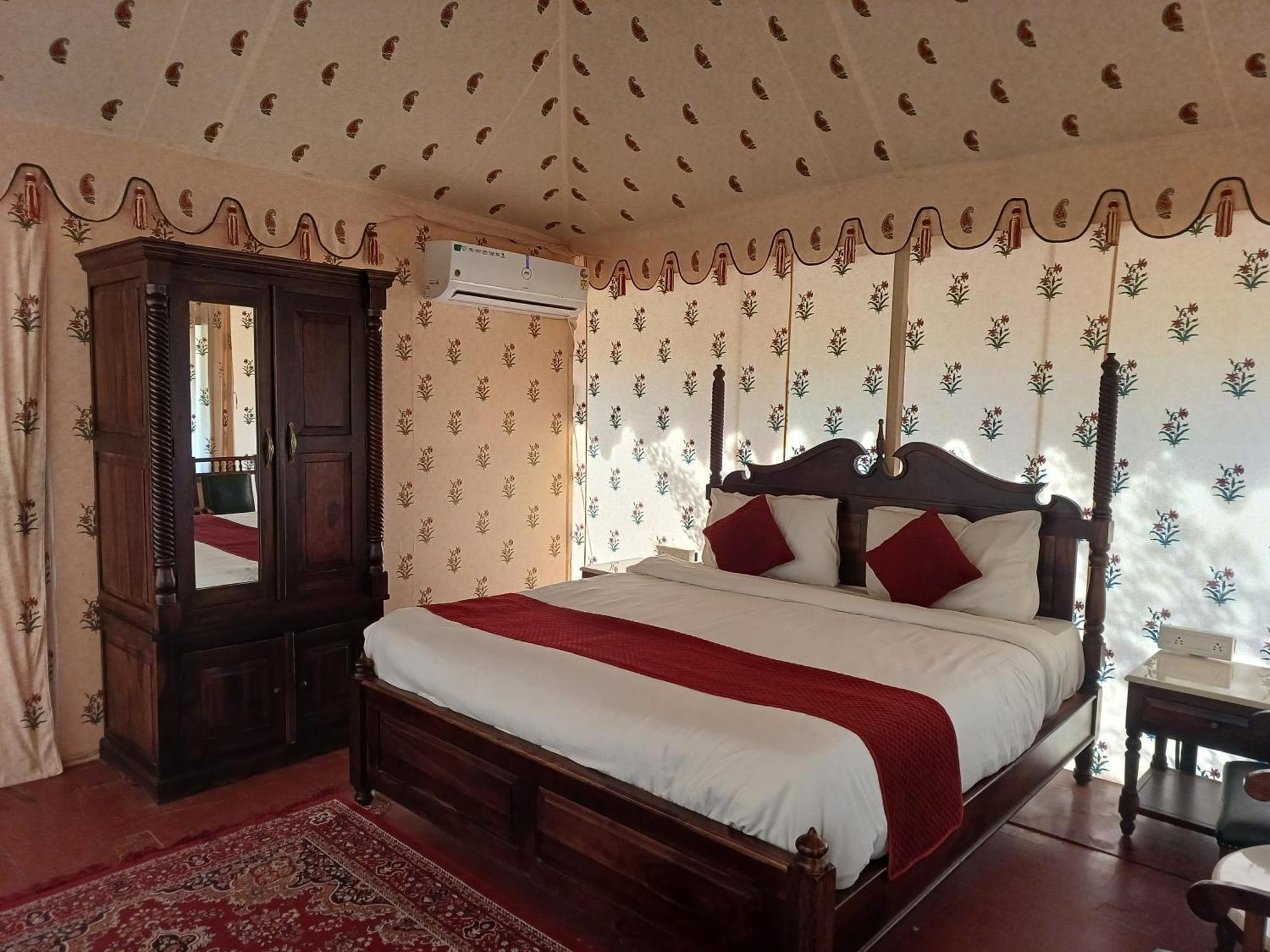 Royal Pushkar Camps- A Luxury Camp Resort Екстериор снимка