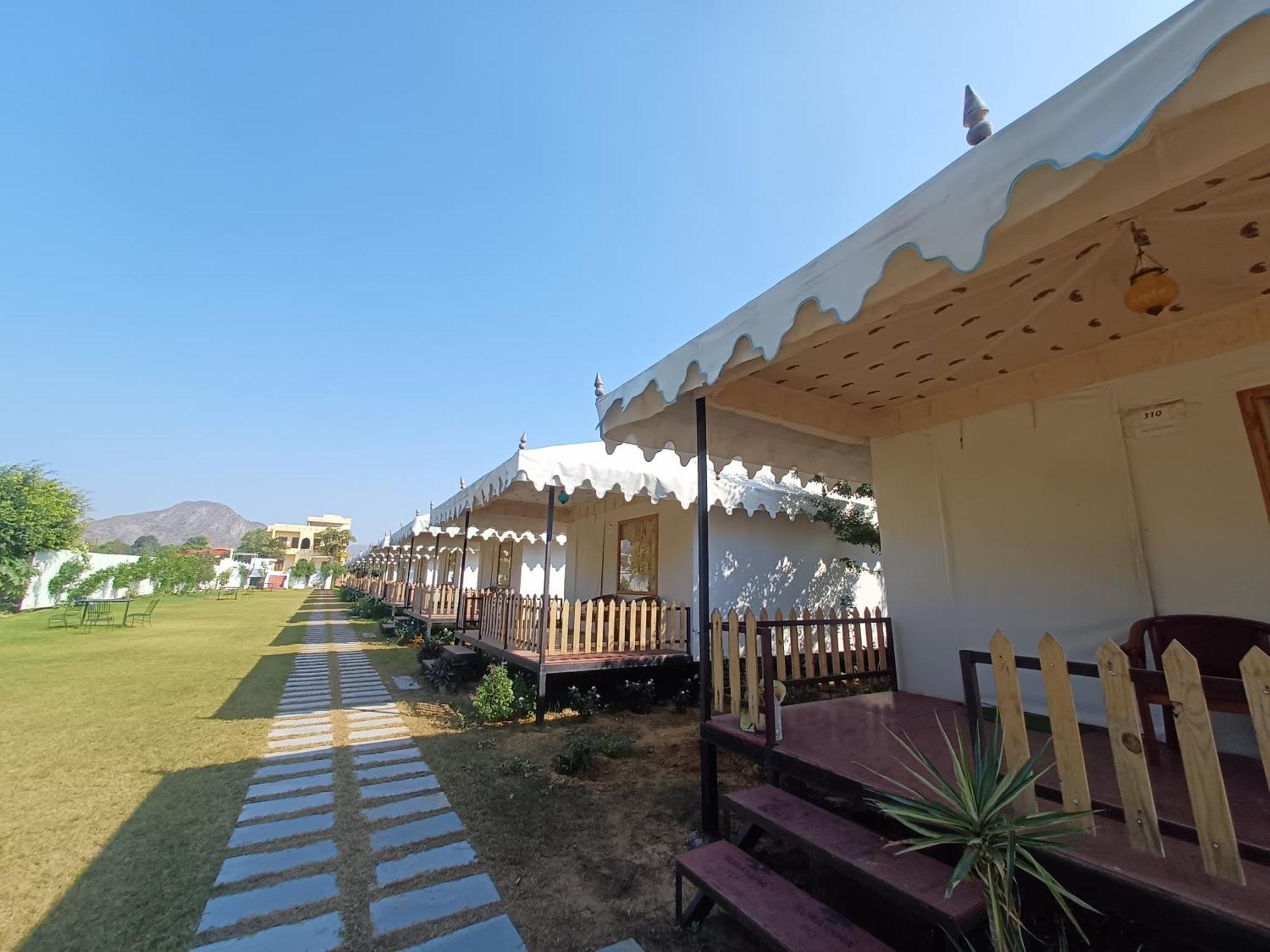 Royal Pushkar Camps- A Luxury Camp Resort Екстериор снимка